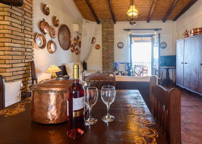 Eros Pittoresque Retreats - Perfect Location, Panoramic Seaview