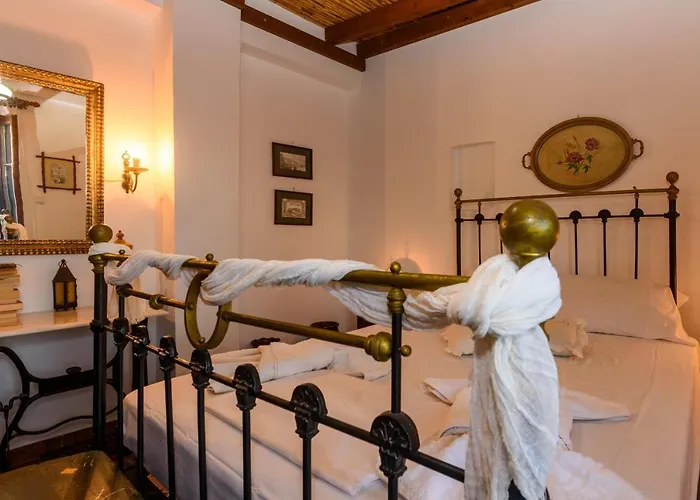 Eros Pittoresque Retreats - Perfect Location, Panoramic Seaview Koróni