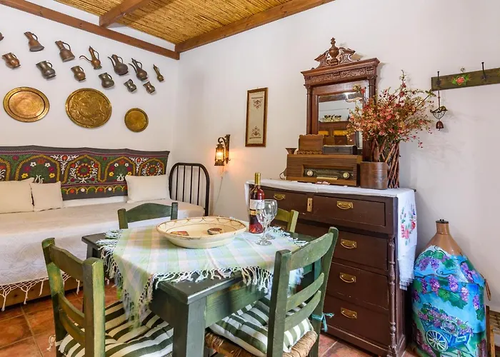 بيت للعطل Eros Pittoresque Retreats - Perfect Location, Panoramic Seaview Koróni