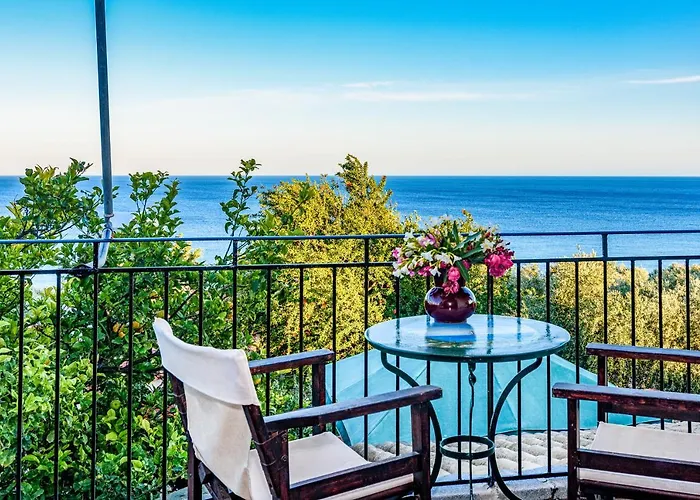 Eros Pittoresque Retreats - Perfect Location, Panoramic Seaview بيت للعطل