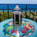 Eros Pittoresque Retreats - Perfect Location, Panoramic Seaview Holiday home *