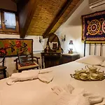 Eros Pittoresque Retreats - Perfect Location, Panoramic Seaview Holiday home *
