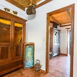 Eros Pittoresque Retreats - Perfect Location, Panoramic Seaview Holiday home