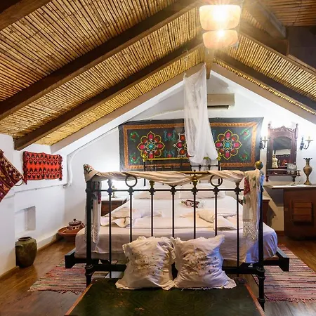 Eros Pittoresque Retreats - Perfect Location, Panoramic Seaview *