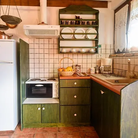 בית נופש Eros Pittoresque Retreats - Perfect Location, Panoramic Seaview Koróni