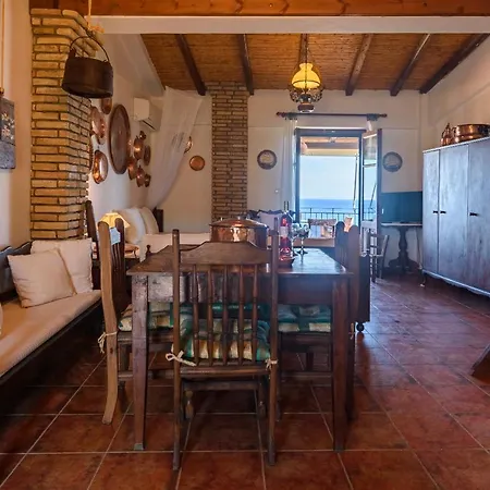 בית נופש Eros Pittoresque Retreats - Perfect Location, Panoramic Seaview