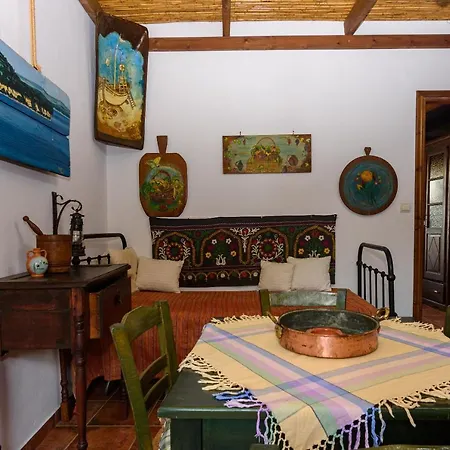 בית נופש Eros Pittoresque Retreats - Perfect Location, Panoramic Seaview *