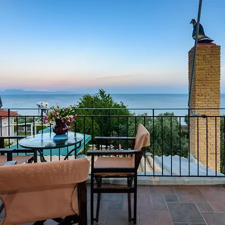 Сasa de vacaciones Eros Pittoresque Retreats - Perfect Location, Panoramic Seaview Koróni