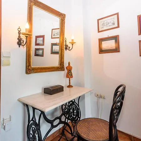 Eros Pittoresque Retreats - Perfect Location, Panoramic Seaview