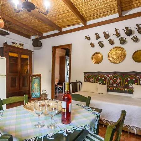 בית נופש Eros Pittoresque Retreats - Perfect Location, Panoramic Seaview *