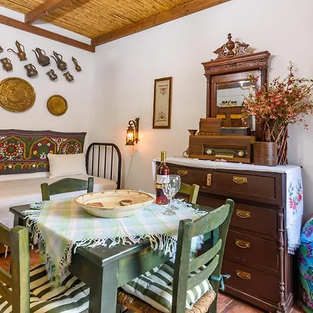 בית נופש Eros Pittoresque Retreats - Perfect Location, Panoramic Seaview Koróni