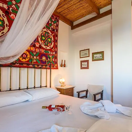 Eros Pittoresque Retreats - Perfect Location, Panoramic Seaview Koróni