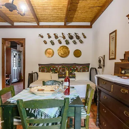 Feriehus Eros Pittoresque Retreats - Perfect Location, Panoramic Seaview
