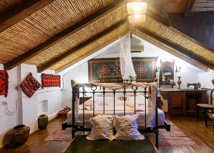 Eros Pittoresque Retreats - Perfect Location, Panoramic Seaview *