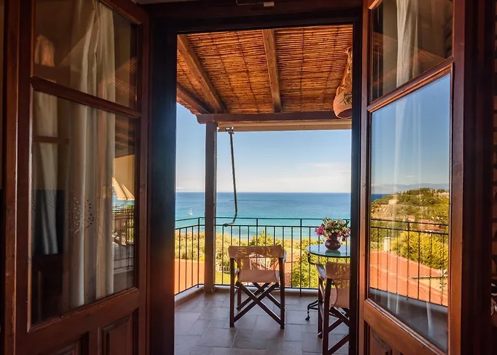 Feriehus Eros Pittoresque Retreats - Perfect Location, Panoramic Seaview