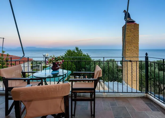 Feriehus Eros Pittoresque Retreats - Perfect Location, Panoramic Seaview Koróni