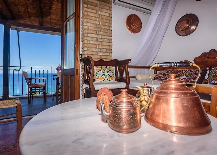 Feriehus Eros Pittoresque Retreats - Perfect Location, Panoramic Seaview