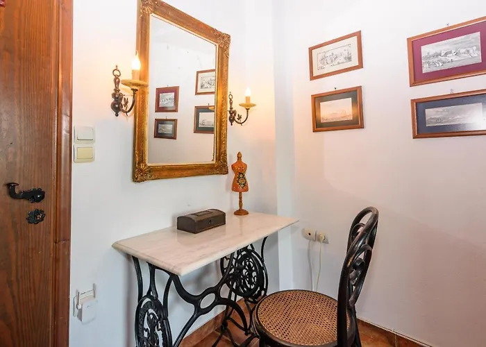 Eros Pittoresque Retreats - Perfect Location, Panoramic Seaview