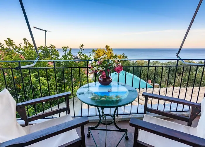 Feriehus Eros Pittoresque Retreats - Perfect Location, Panoramic Seaview Koróni