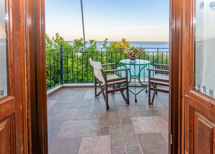 Eros Pittoresque Retreats - Perfect Location, Panoramic Seaview * Koróni