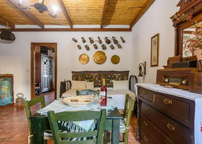 Feriehus Eros Pittoresque Retreats - Perfect Location, Panoramic Seaview